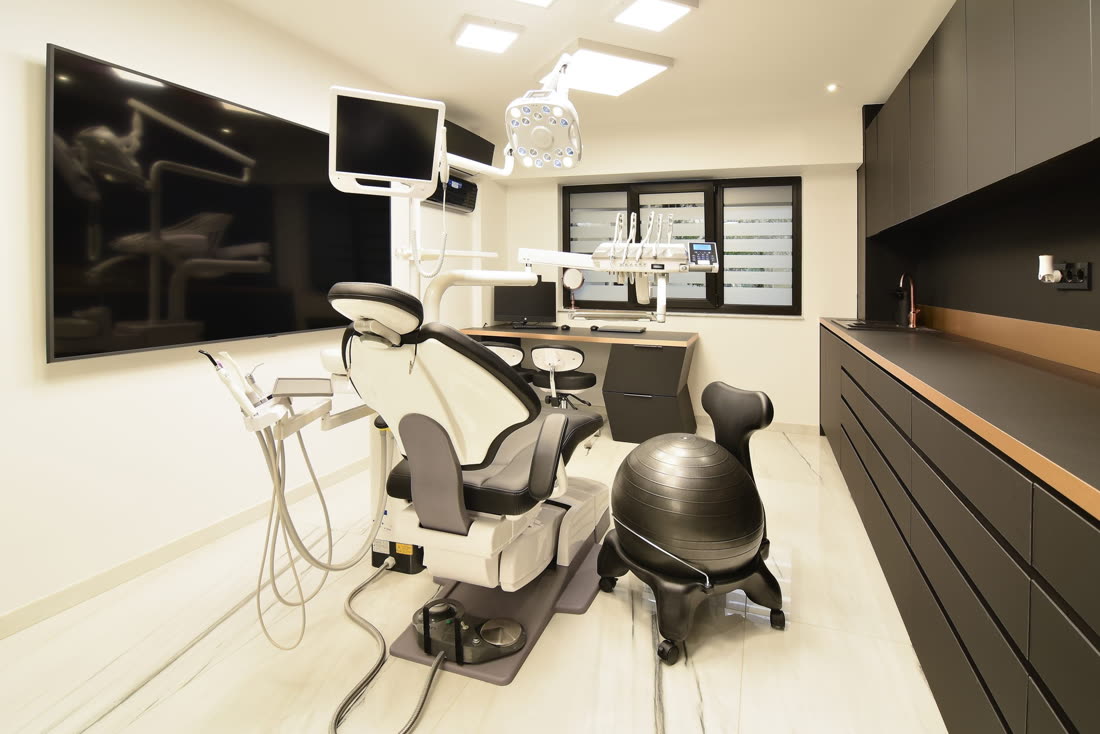 Sala de așteptare a Clinicii NEO Baia Mare